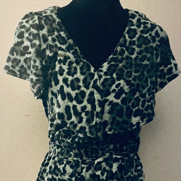 Other - Beautiful green and black leopard print medium romper